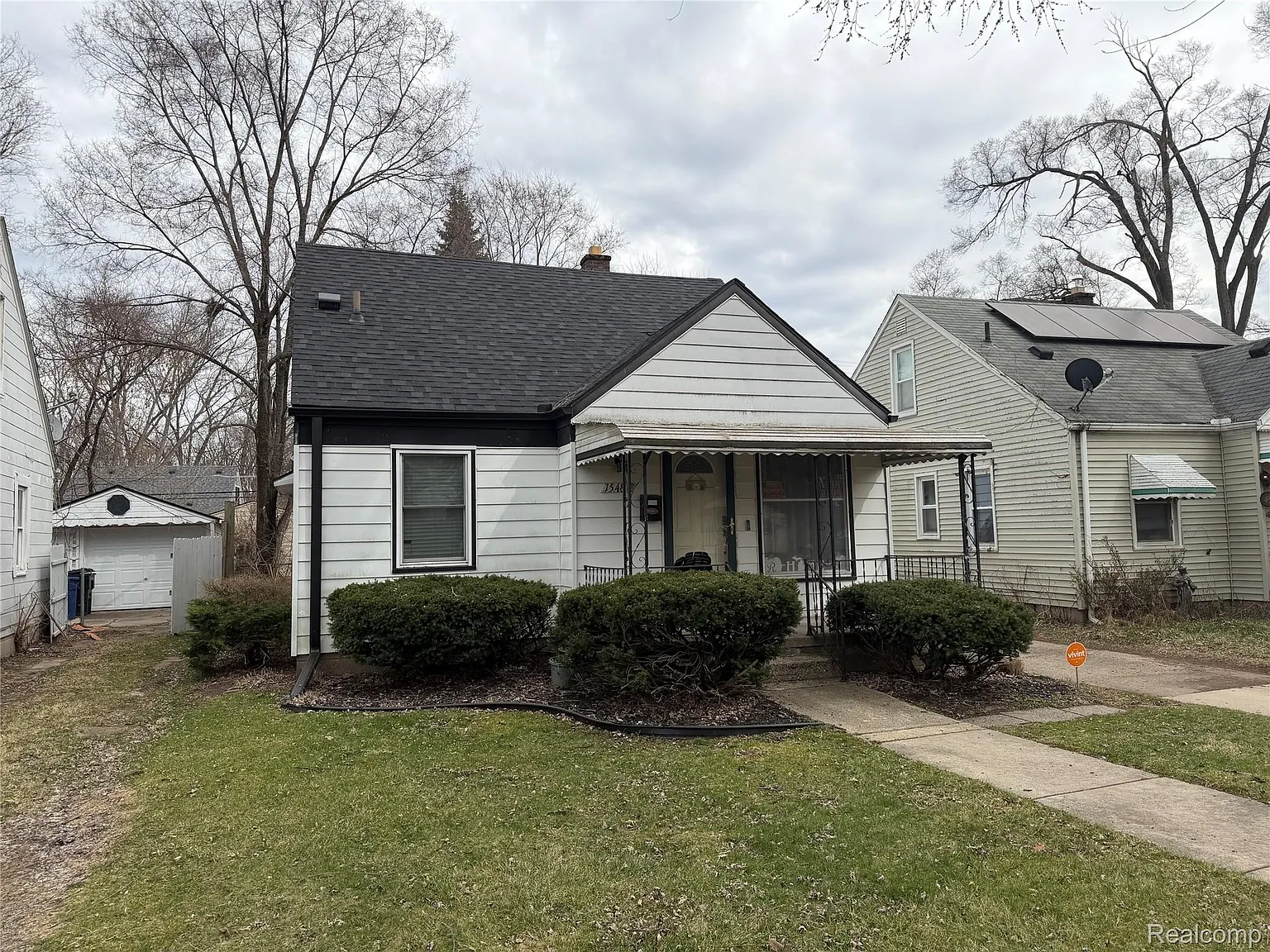 15482 Winston photo 1