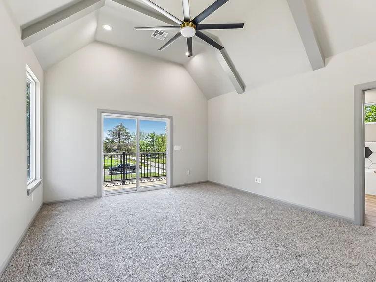 421 W Fort Worth St — Photo 26