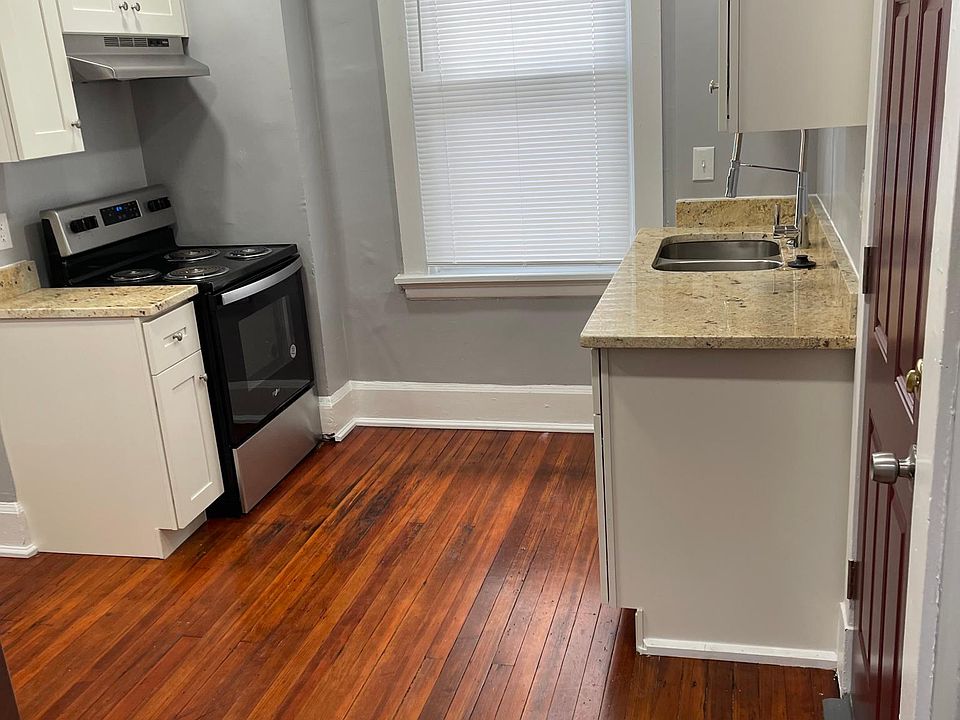 1st image of 3 Parkwood Pl #1