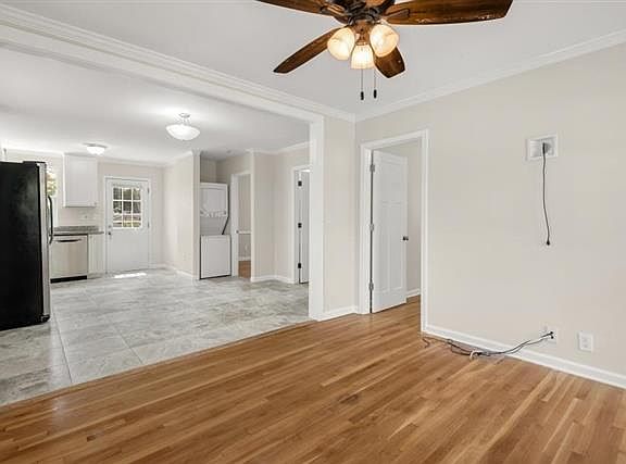4th image of 368 Fuller Ave