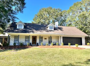 411 Whispering Pines Dr, Hattiesburg, MS 39402