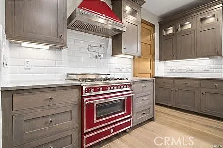 530 Drake Rd — Photo 4