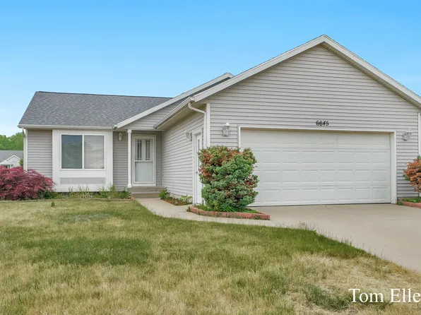 6645 Summer Shores Dr SE, Grand Rapids, MI 49548