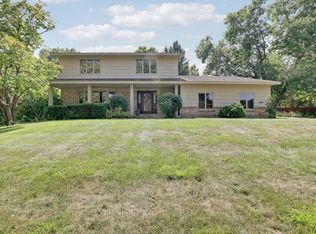 8359 Amsden Ridge Dr, Bloomington, MN 55438