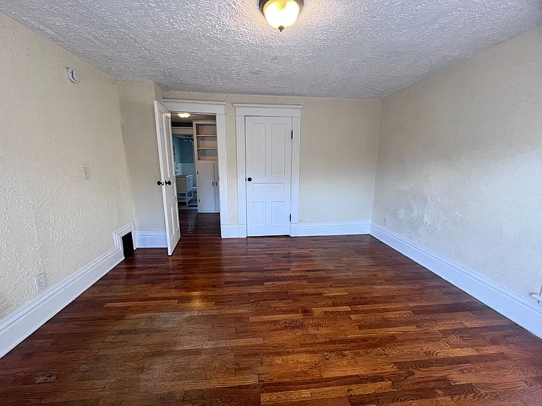 425 Fuller Ave SE — Photo 15