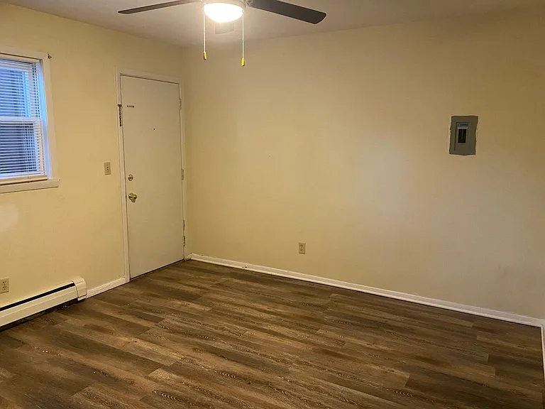 102 College Park — Photo 7