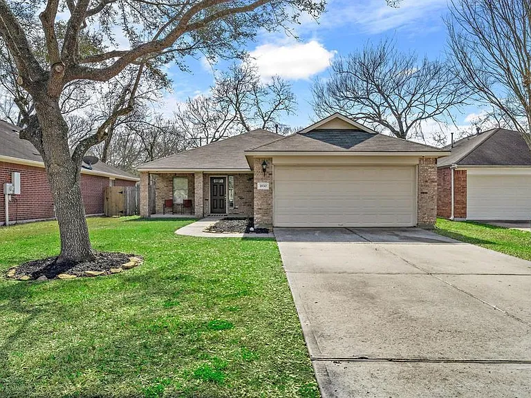 1830 Sherwood Forest Cir — Photo 5