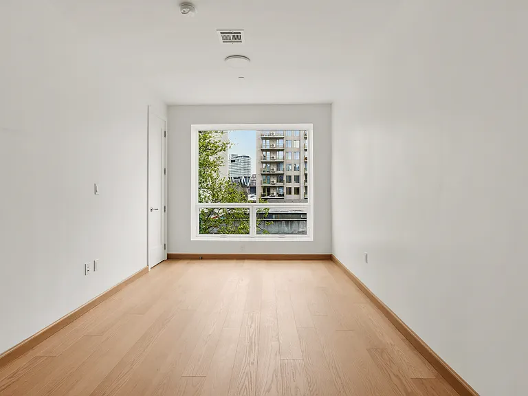75 Calyer St #2D — Photo 3