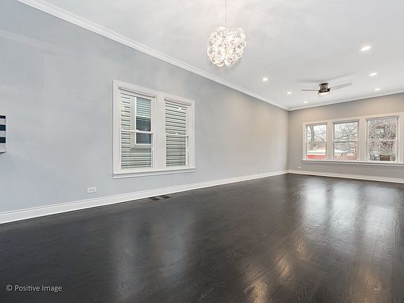 3rd image of 617 N Waller Ave