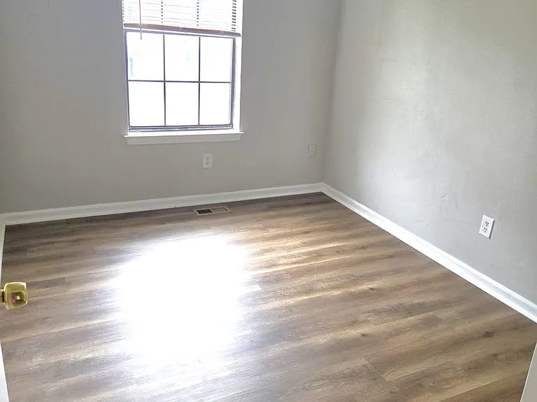 300 Circuit Ln — Photo 5