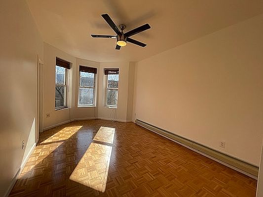4th image of 321 Cornelia St #2