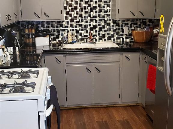 3rd image of 1016 N Roosevelt Ave