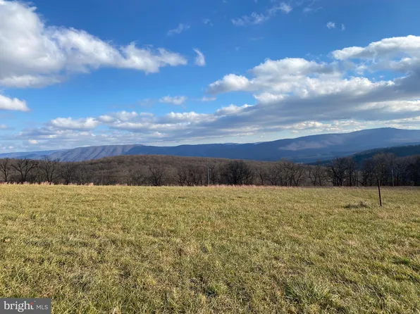 2 Bogart Dr, Petersburg, WV 26847