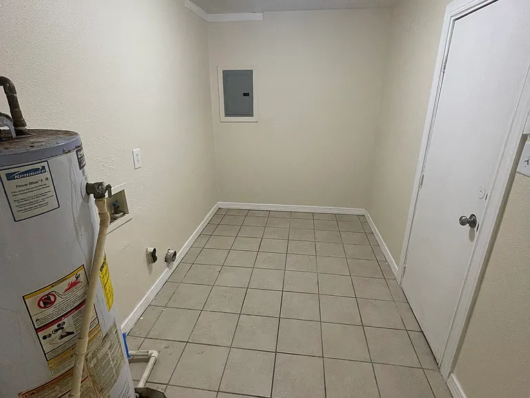 1224 Camp Ave — Photo 16