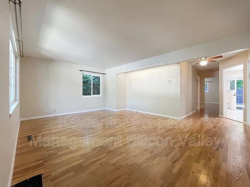 2 bed, 1.0 bath, 989 sqft, $3,395 — Photo 4