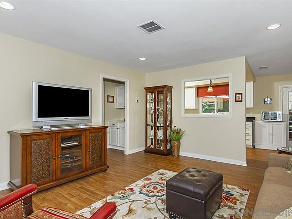 5th image of 16343 Bernardo Oaks Dr
