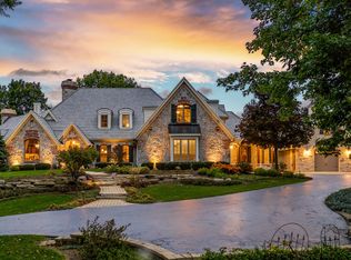 500 Fairlee Ct, Sugar Grove, IL 60554