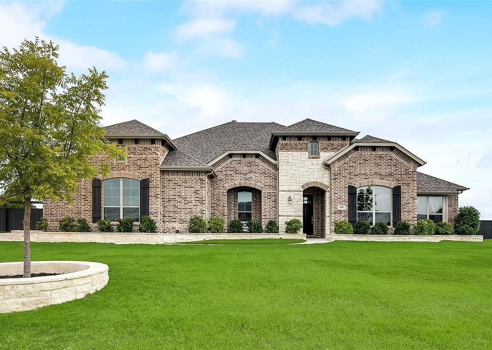 1st image of 204 Everest Ln