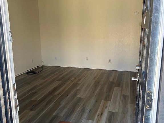 5th image of 675 S San Jacinto St #10