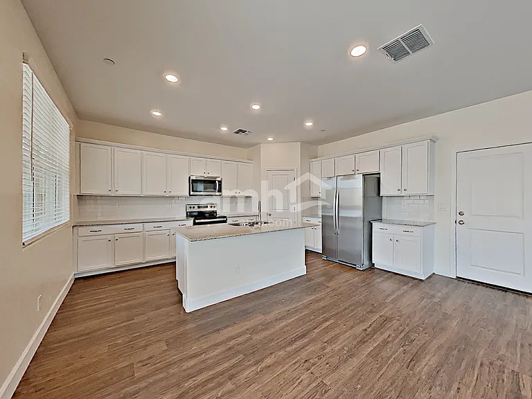 5968 W Columbine Dr — Photo 3
