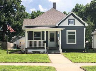 922 Court St, Clay Center, KS 67432