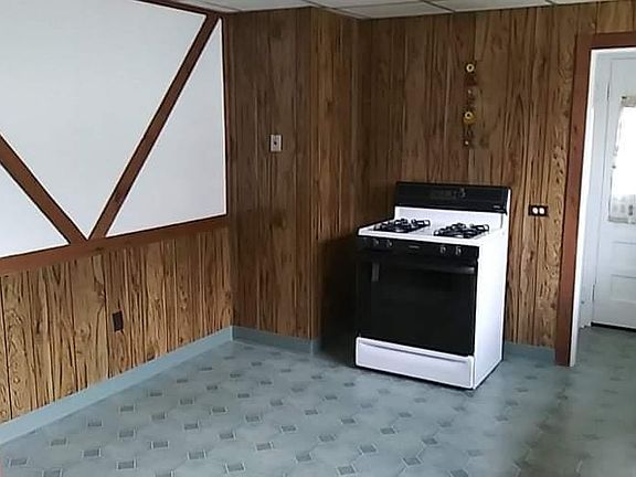 Kitchen, 1st photo