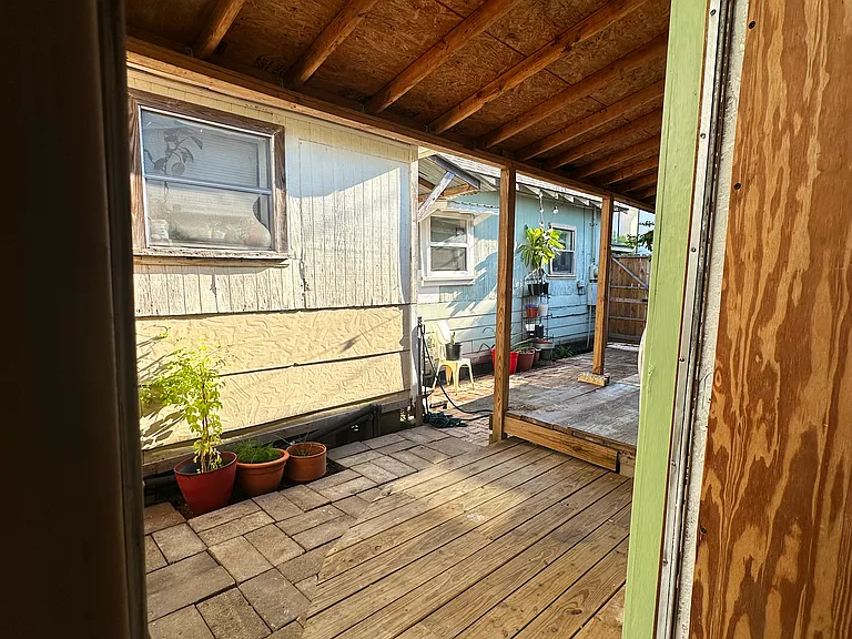 1707 Colorado St — Photo 14