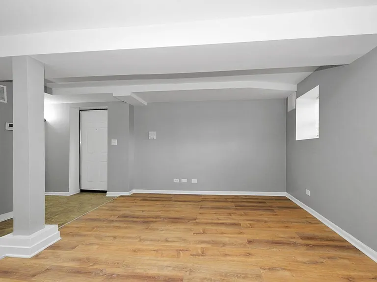 5201 S Calumet Ave — Photo 5