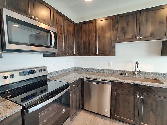 3rd image of 6943 Hardrock Ct