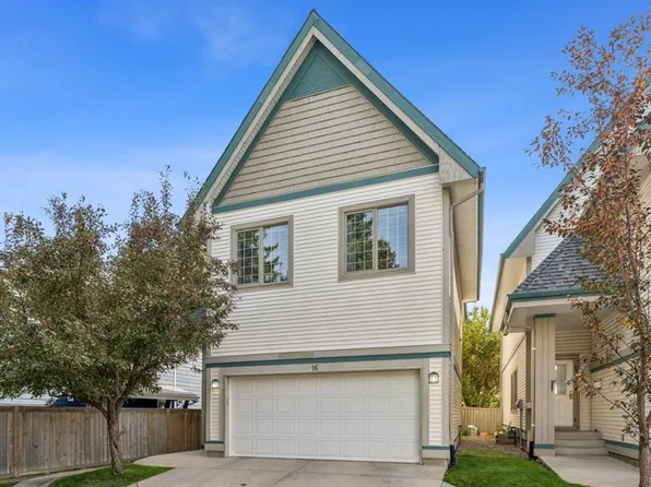 16 N Varsity Estates Gdns NW, Calgary, AB T3A 5M9