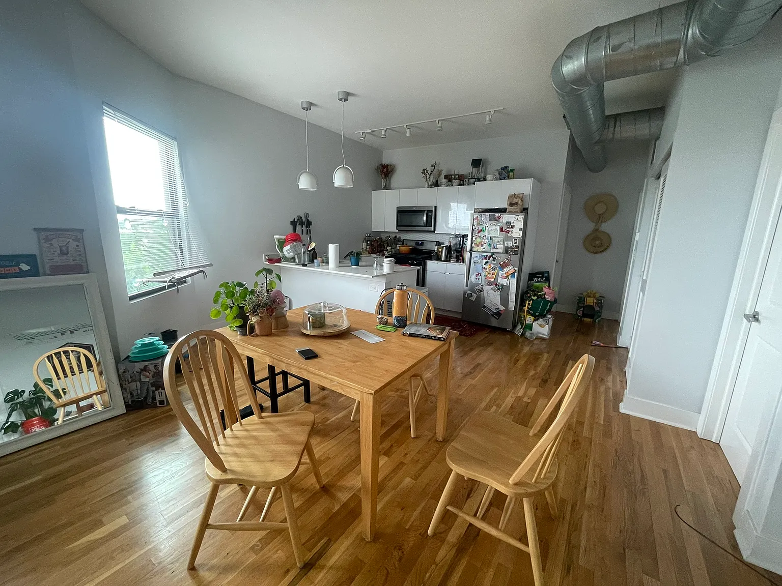 2 bed, 918 sqft, $2,100 — Photo 4