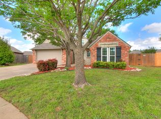 1001 W 120th Ct S, Jenks, OK 74037