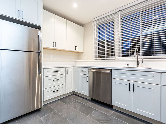 4th image of 1795 Ofarrell St APT 301