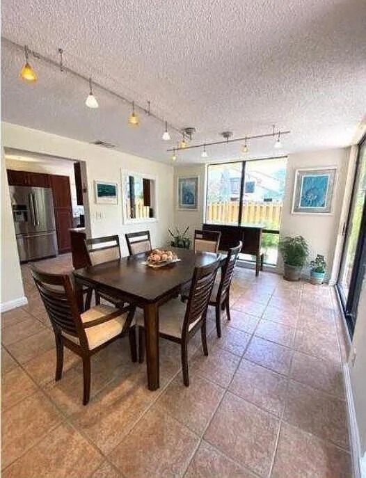 2 bed, 2.5 bath, 1452 sqft, $2,900 — Photo 3
