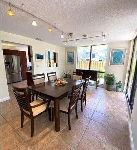 5705 Fox Hollow Dr #B — Photo 3