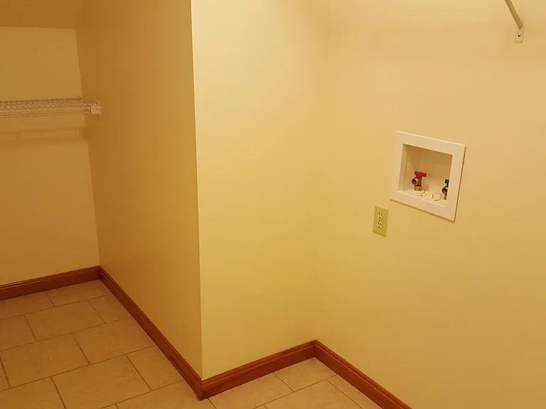 529 Rumbach Ave #529 — Photo 12