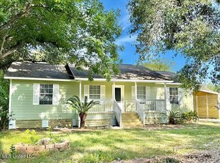 524 Maple St, Ocean Springs, MS 39564