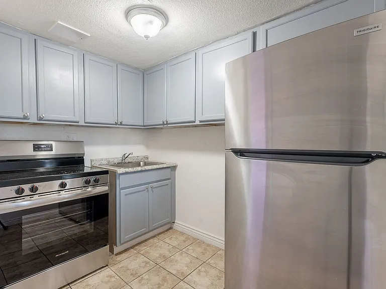 3222 W Indian School Rd — Photo 9
