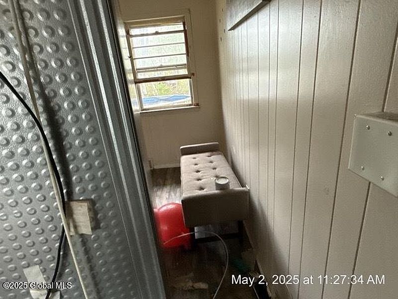 5th image of 3339 Woodlawn Avenue