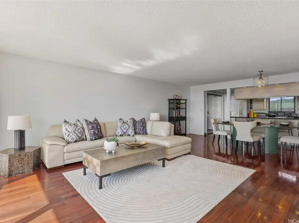 581 Kamoku St APT 3802, Honolulu, HI 96826