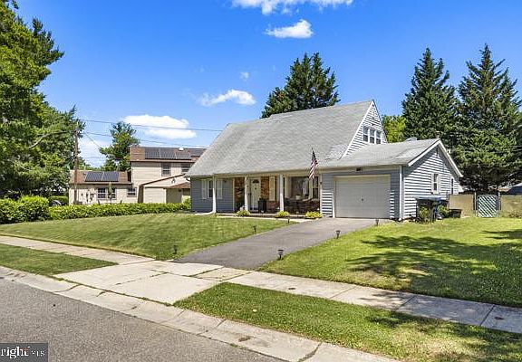3rd image of 12 Elridge Ln