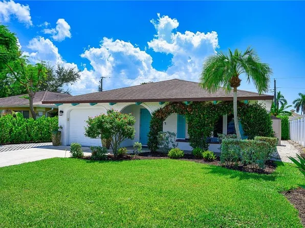 686 95th AVE N, NAPLES, FL 34108