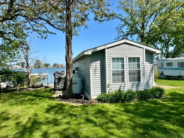 8087 E Rollie Dr #1, Lakeside Marblehead, OH 43440