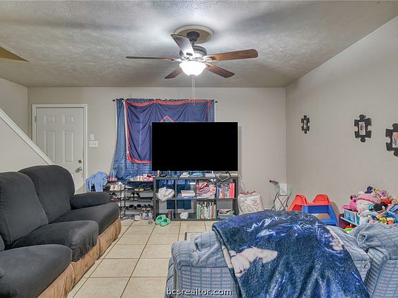 4th image of 1908 Barak Ln #14