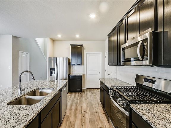 5th image of 212 Prairie Song Ln