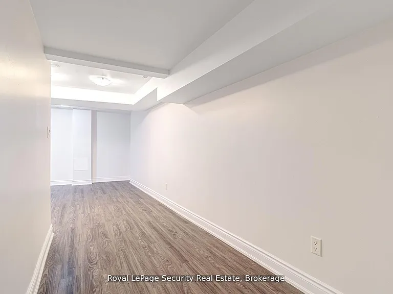 706 Gladstone Ave #LOWER — Photo 12