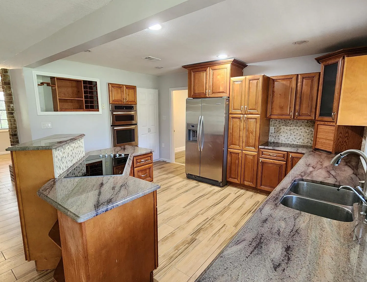 4 bed, 2800 sqft, $3,500 — Photo 4