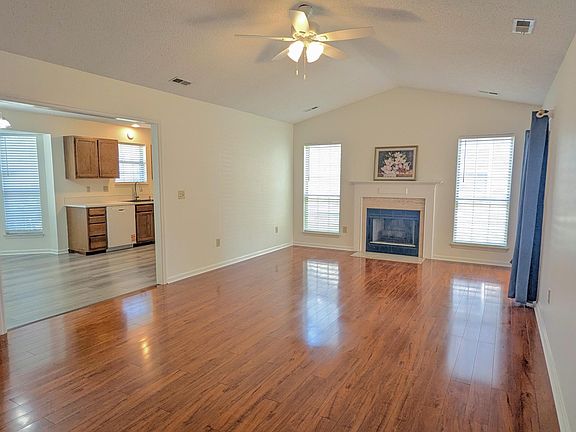 5th image of 105 Parish Parc Dr