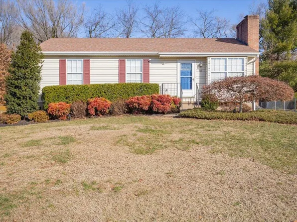 911 Samantha Cir, Roanoke, VA 24019
