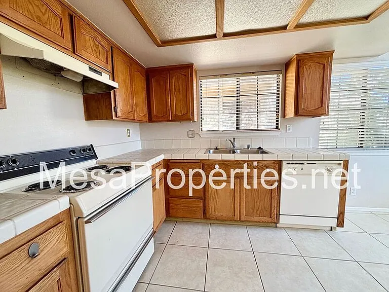 19182 Elm Dr — Photo 8